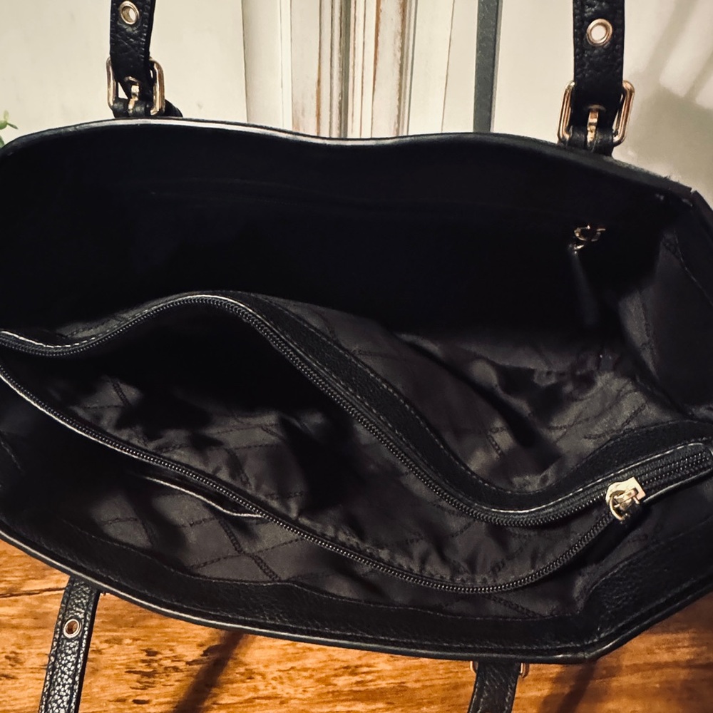Voyager Large black Saffiano Leather Tote Bag - Picture 5 of 6